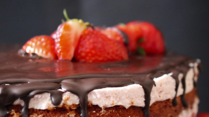 naked-cake-strawberry-cheesecake-low-carb