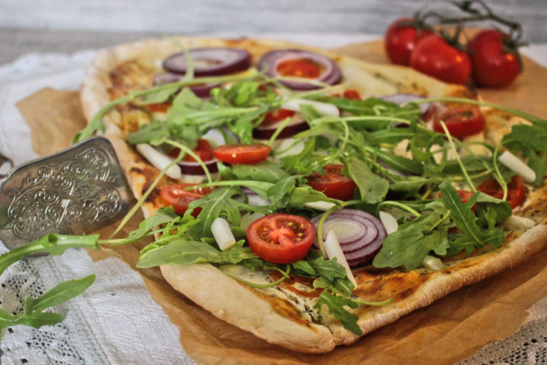Knusprige vegane Spargel-Pizza schnell gemacht #SuperfoodSunday