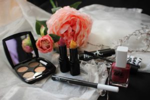 AVON – My Avon From Nude to Glamour 2018