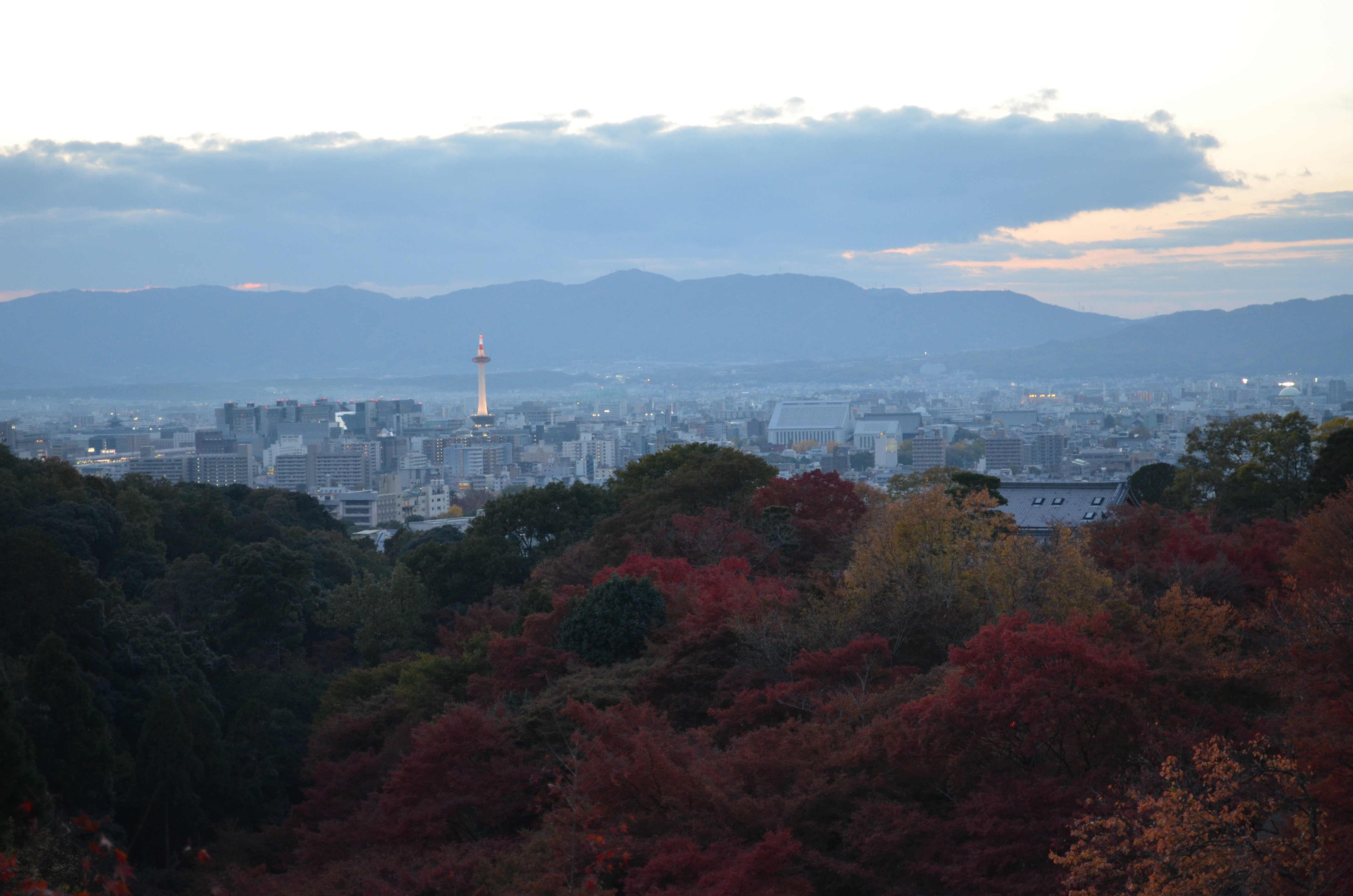 Japan im Herbst Kiyomizu-dera Tempel Blick auf Kyoto